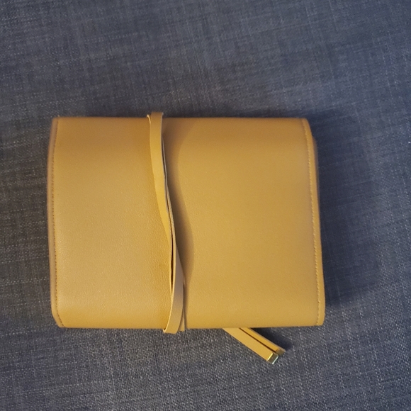 Glass Ladder and Co | tan Katherine Organizer Tech Roll - Picture 7 of 8